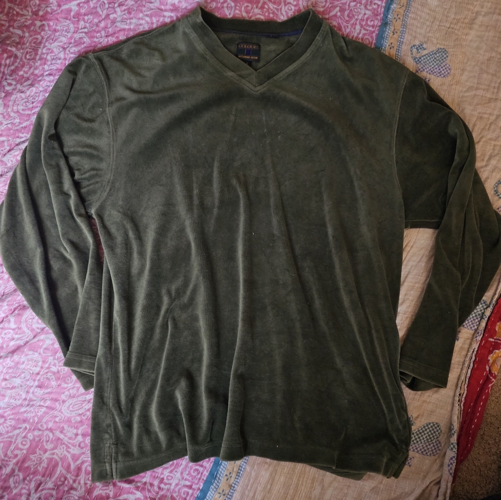 VINTAGE Green Alexander Julian Velvety V-neck